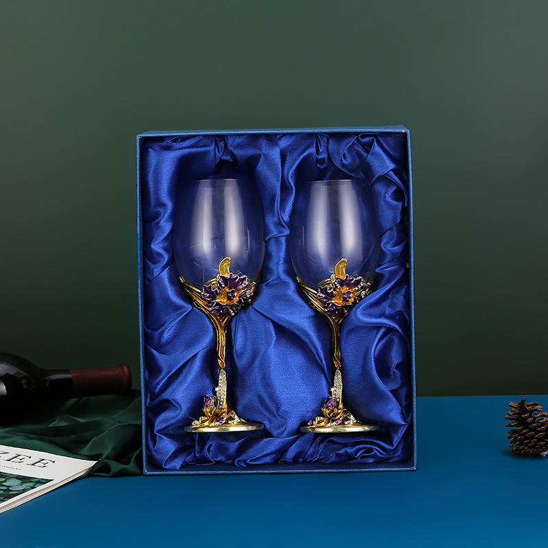 Golden Lavander Dream Wine Glass